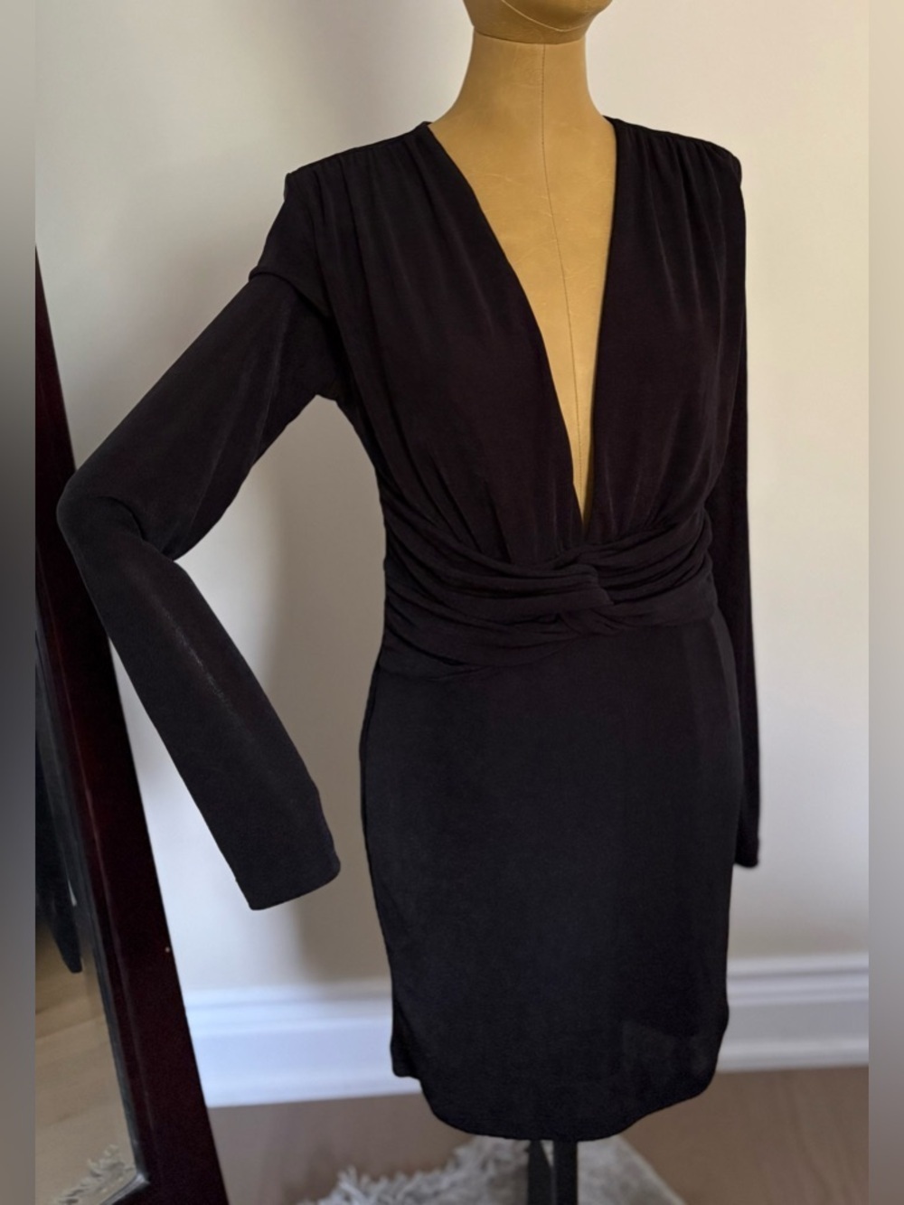 DYNAMITE Black Long-Sleeve V-Neck Knot-Waist Dress (M)